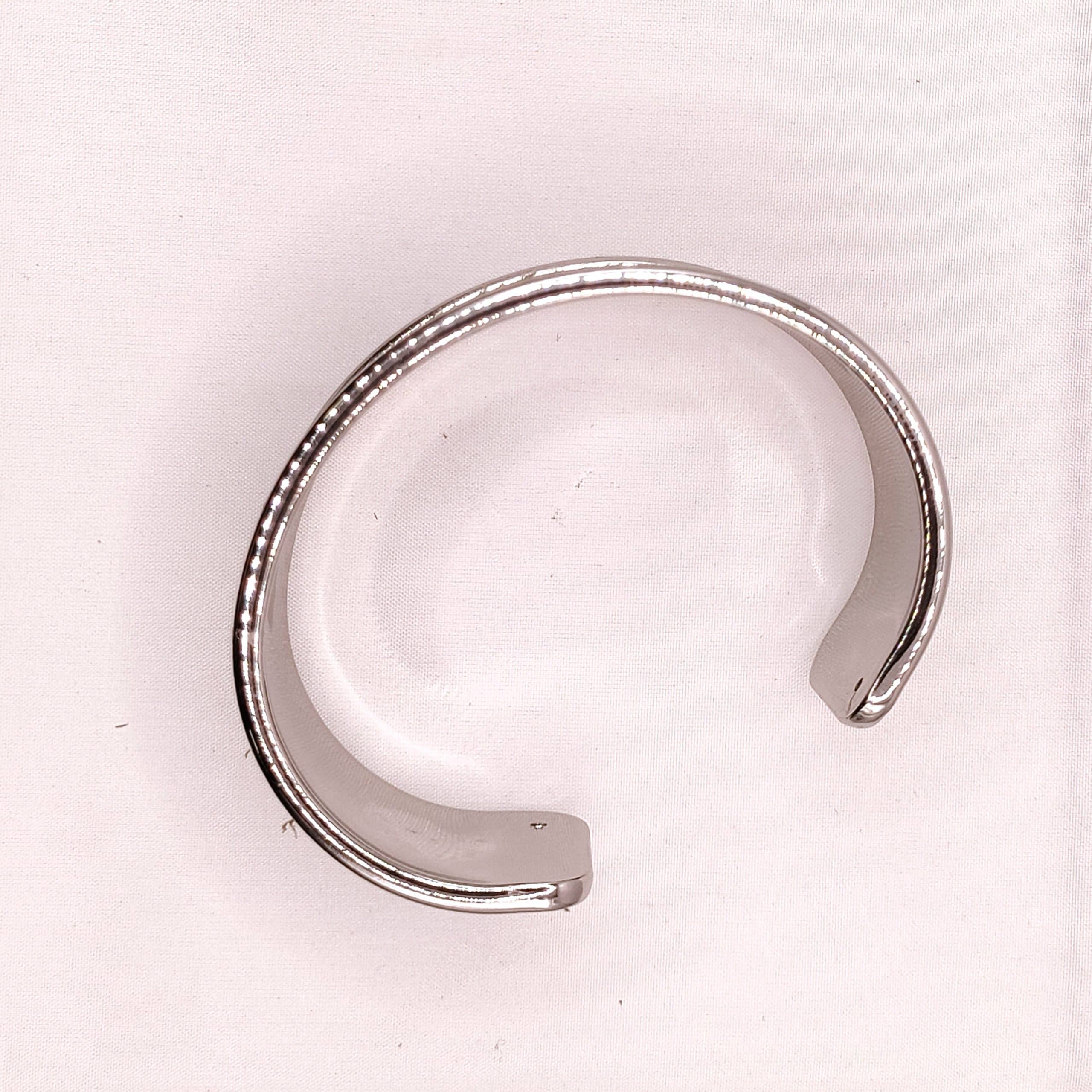 Manchette en cuir de poisson et laiton – Image 3